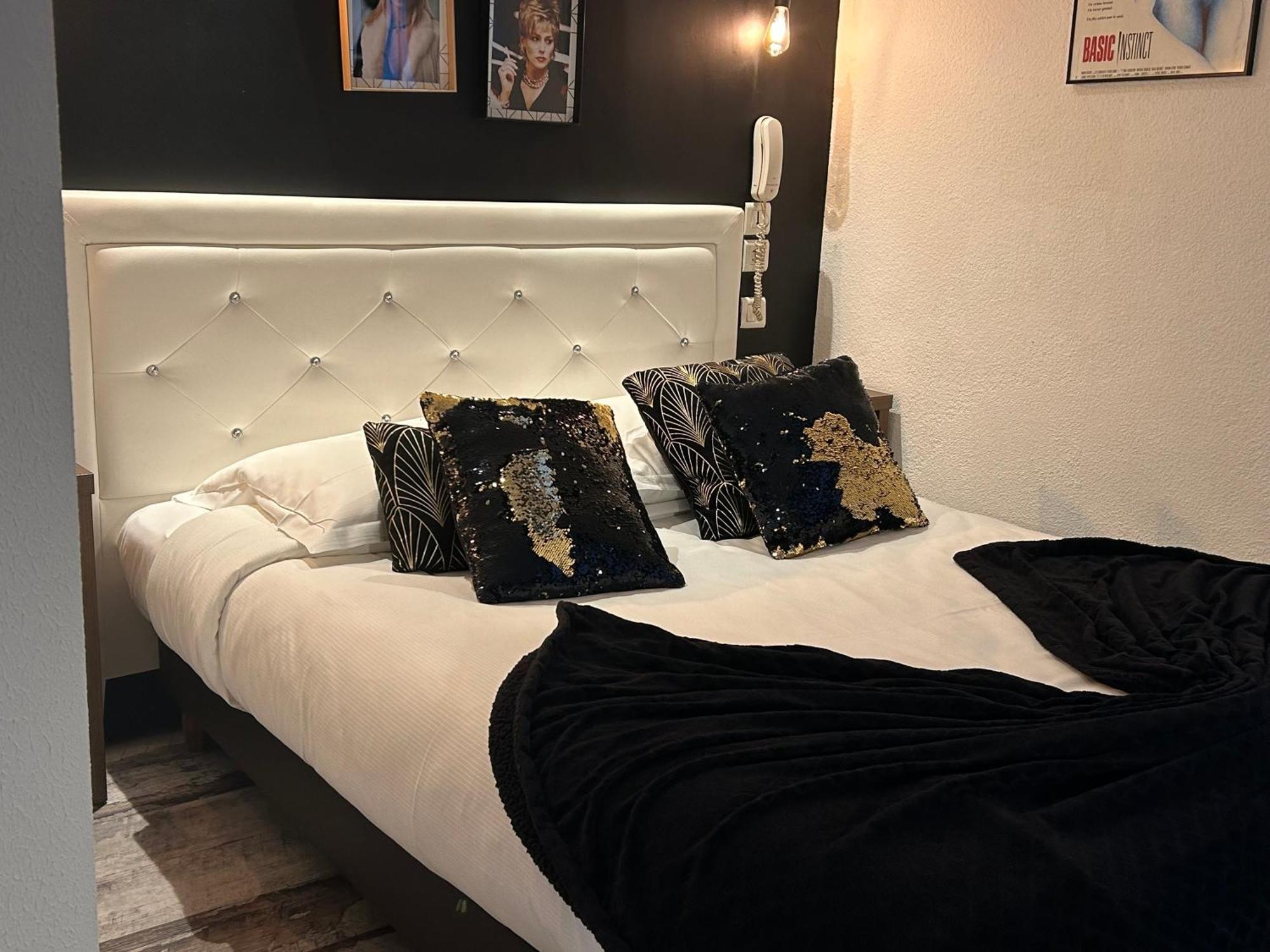 Ath Hotel Athenee Канны Экстерьер фото